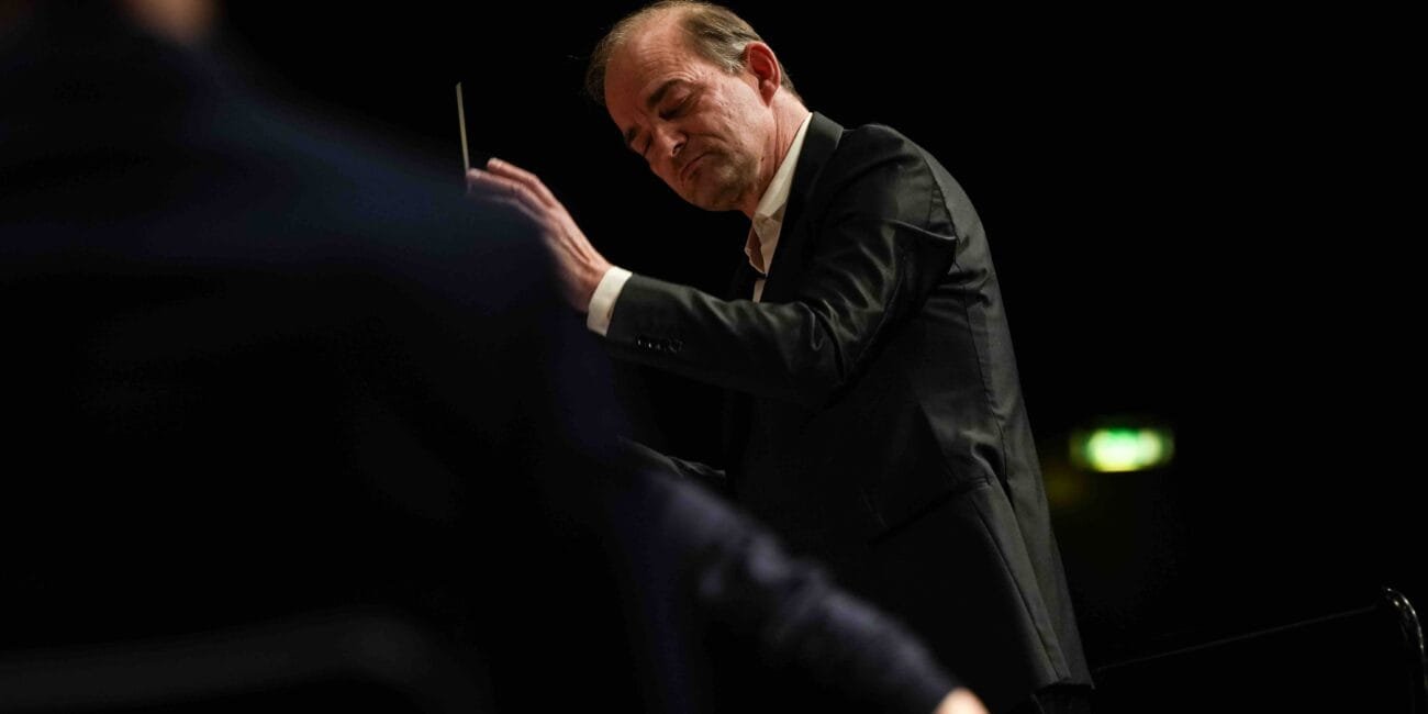Adrian Werum Conducting at Liederhalle Stuttgart Foto: Firat Tuncer